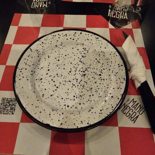 Set De 3 Platos Enlozados Blanco Y Negro Playo Hondo Postre Blanco Y Negro - Imagen 3
